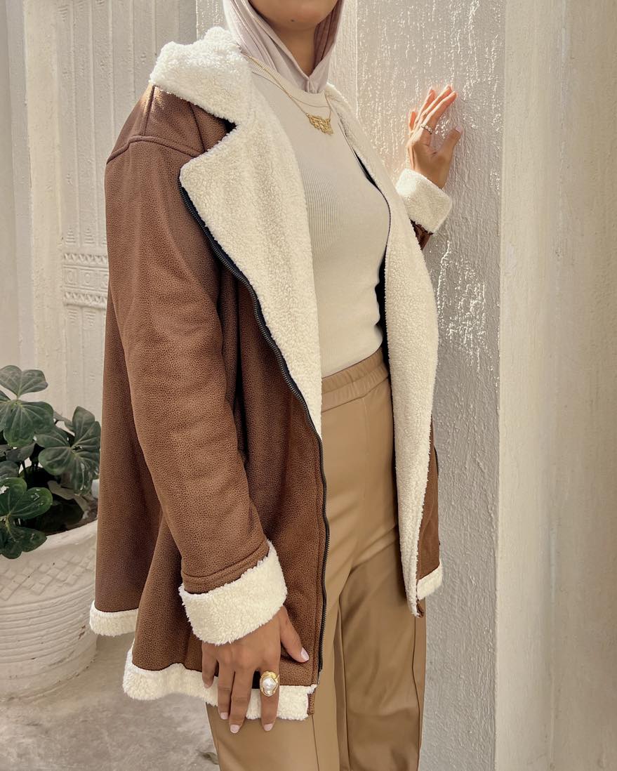 Short leather jacket